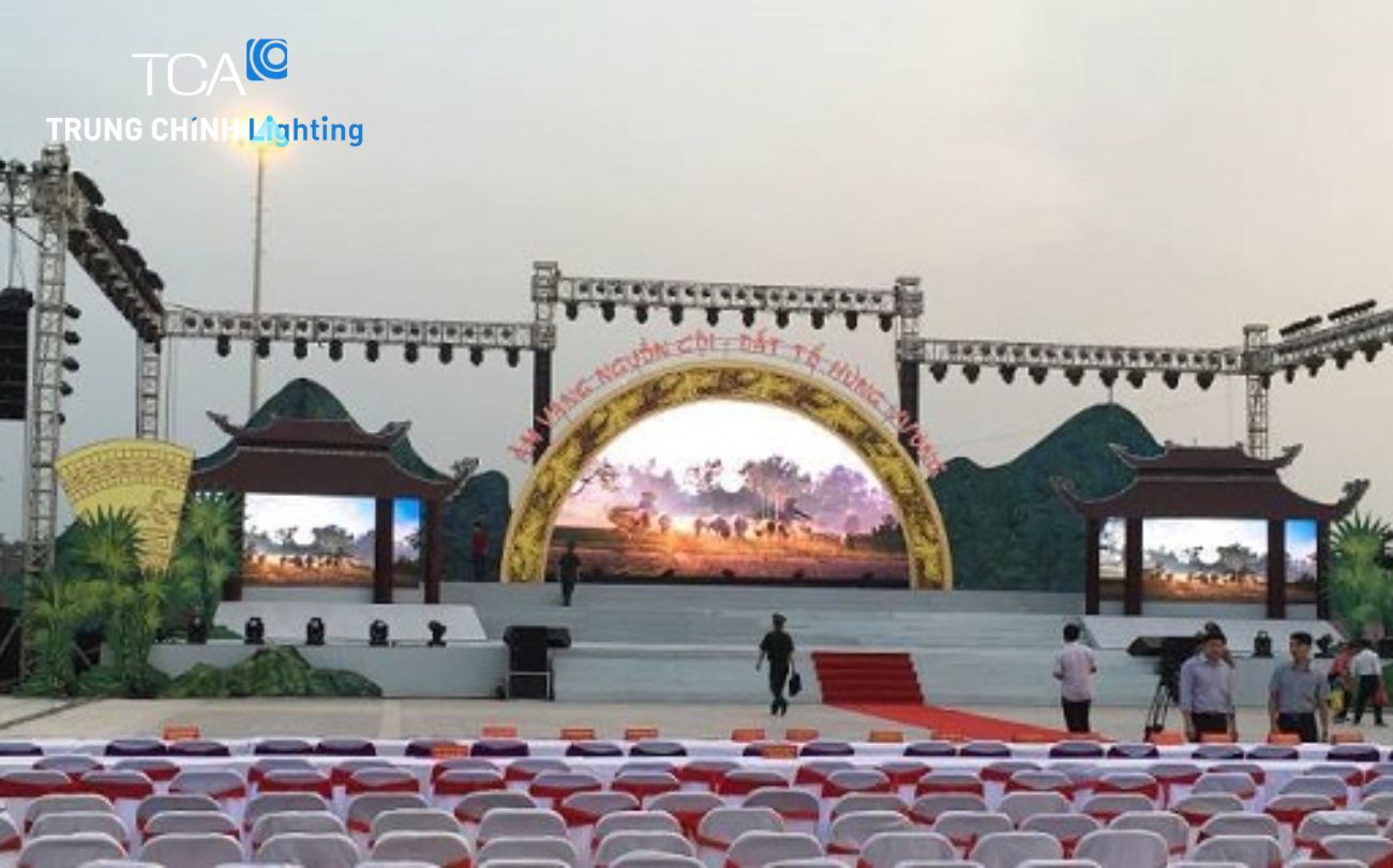 Sân khấu ngoài trời